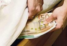 Soldi: Dove e Come Investirli? mettere soldi sotto il materasso