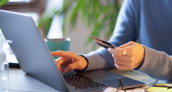 investire su settore e-commerce - Amazon