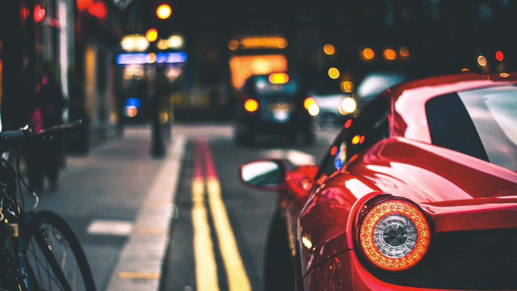 investire sul settore automobilistico