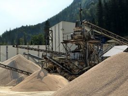 Investire su Azioni del Settore Materie Prime Investire su Azioni legate al settore materie prime