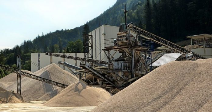 Investire su Azioni legate al settore materie prime