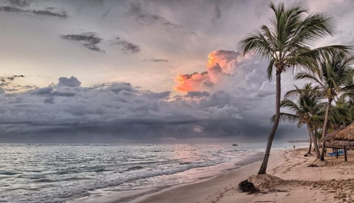 investire su turismo e azioni carnival