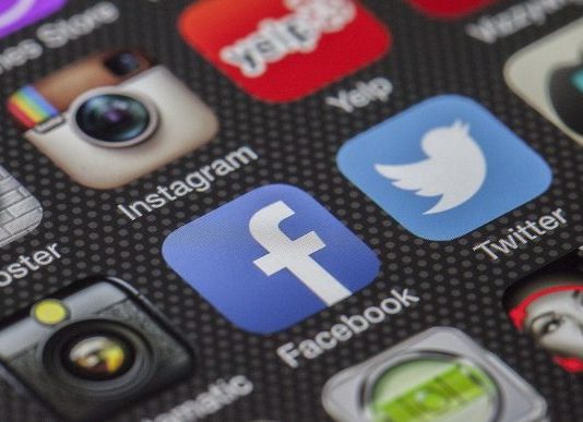 Investire su Meta e Tesla investire su Meta Facebook