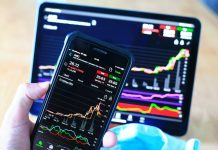 Un certificato su tre titoli USA con barriera capitale 35% e cedole fino al 19% annuo azioni USA